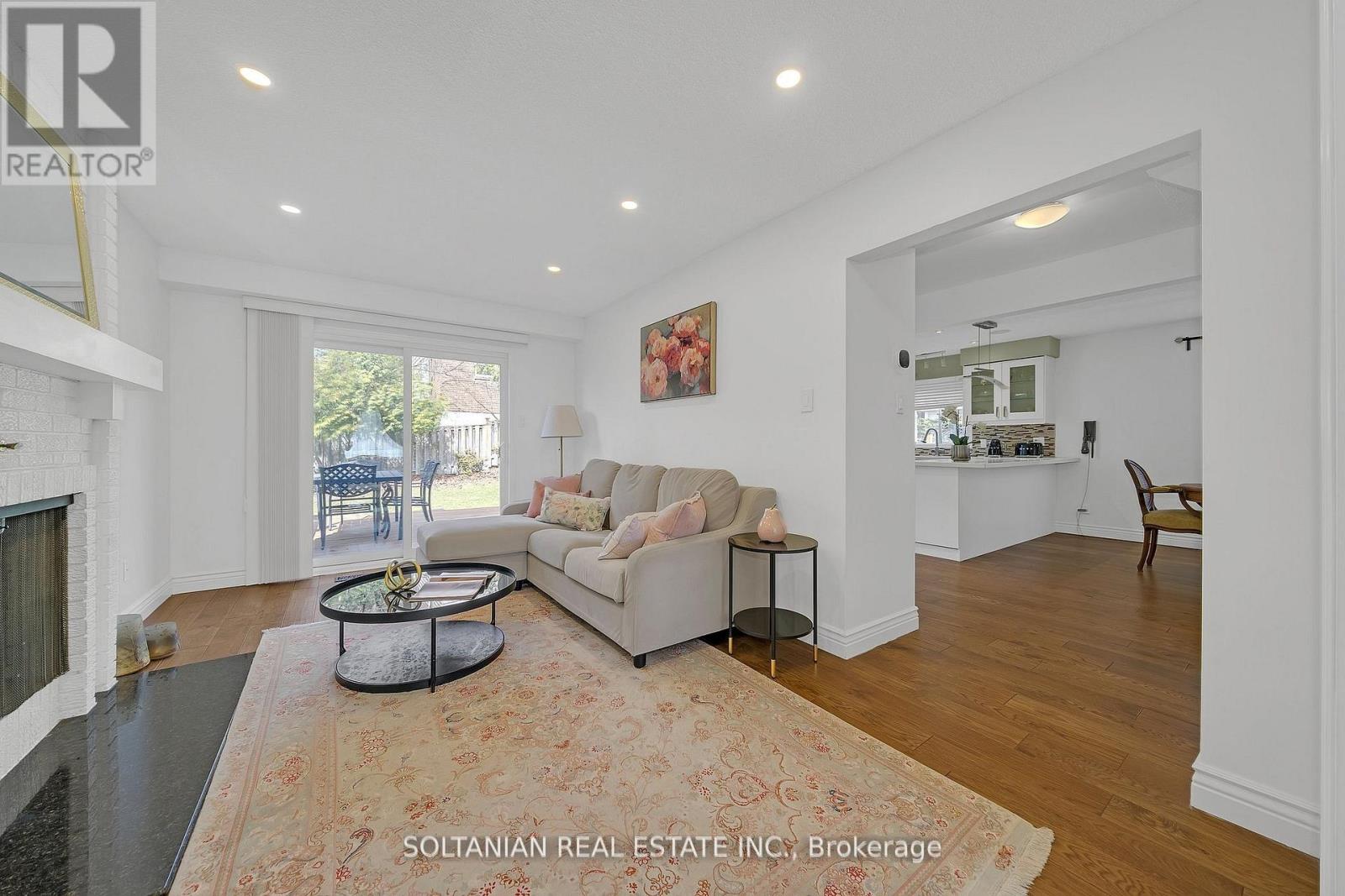 54 Braeburn Drive, Markham, Ontario  L3T 4W8 - Photo 4 - N12997200