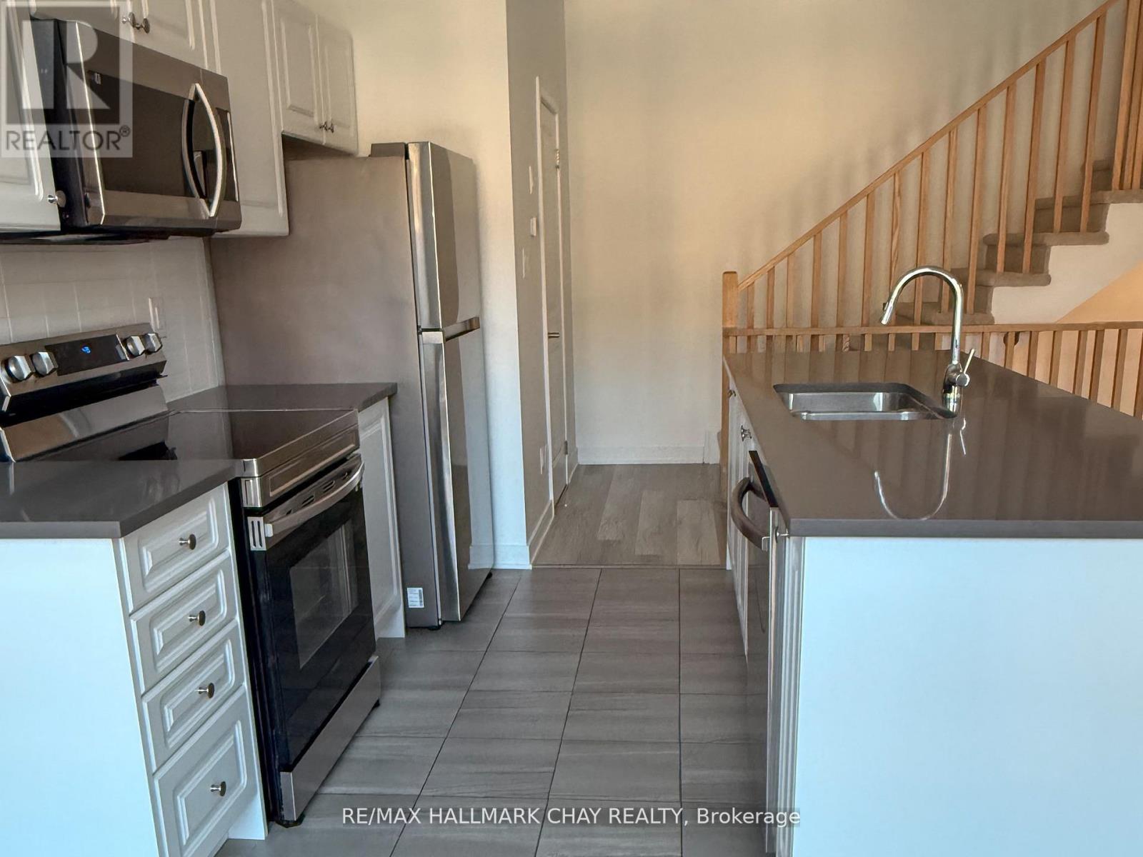 5 Red Maple Lane, Barrie (Innis-Shore), Ontario  L9J 0N4 - Photo 4 - S12997092