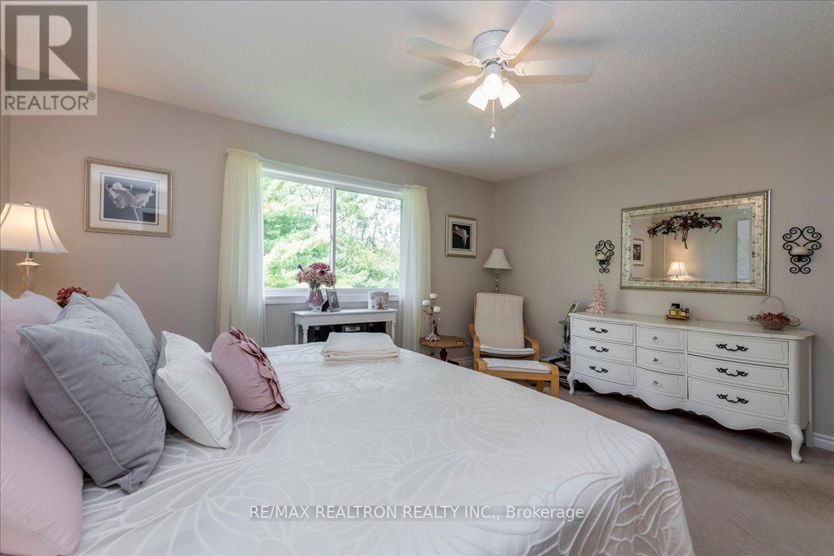 44 Columbia Road, Barrie, Ontario  L4N 8C6 - Photo 14 - S12735078