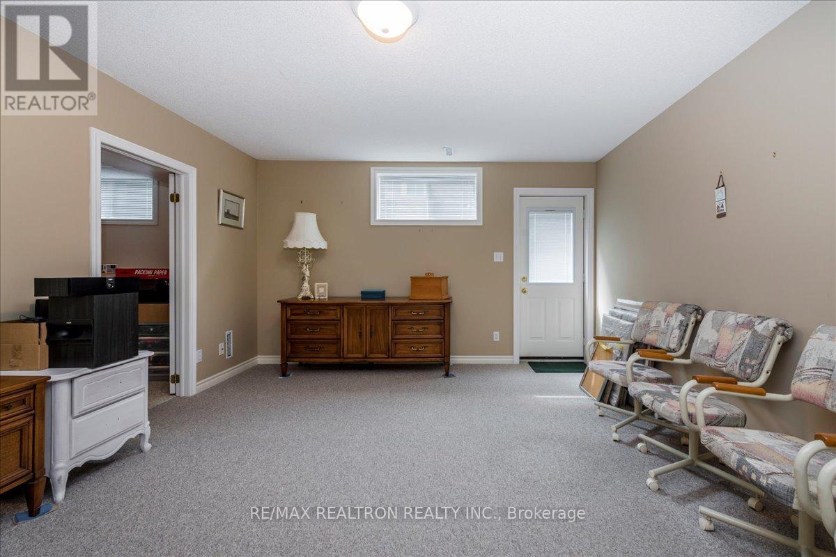 44 Columbia Road, Barrie, Ontario  L4N 8C6 - Photo 25 - S12735078