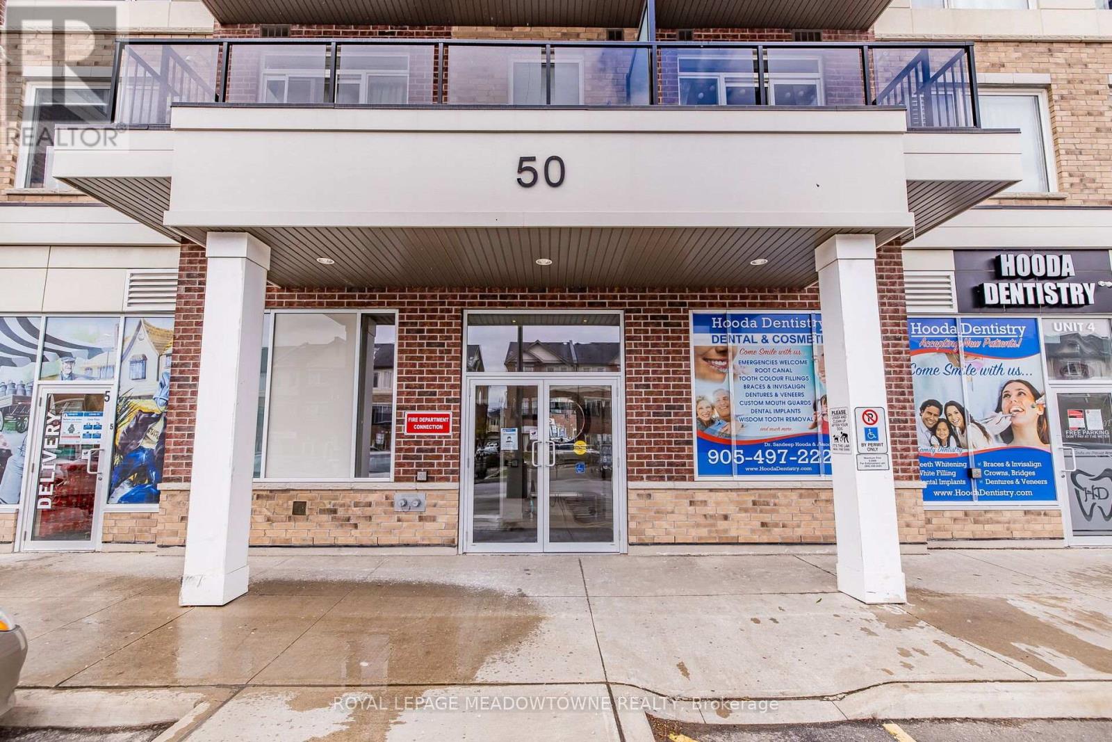 407 - 50 Sky Harbour Drive, Brampton, Ontario  L6Y 6B8 - Photo 2 - W12996988