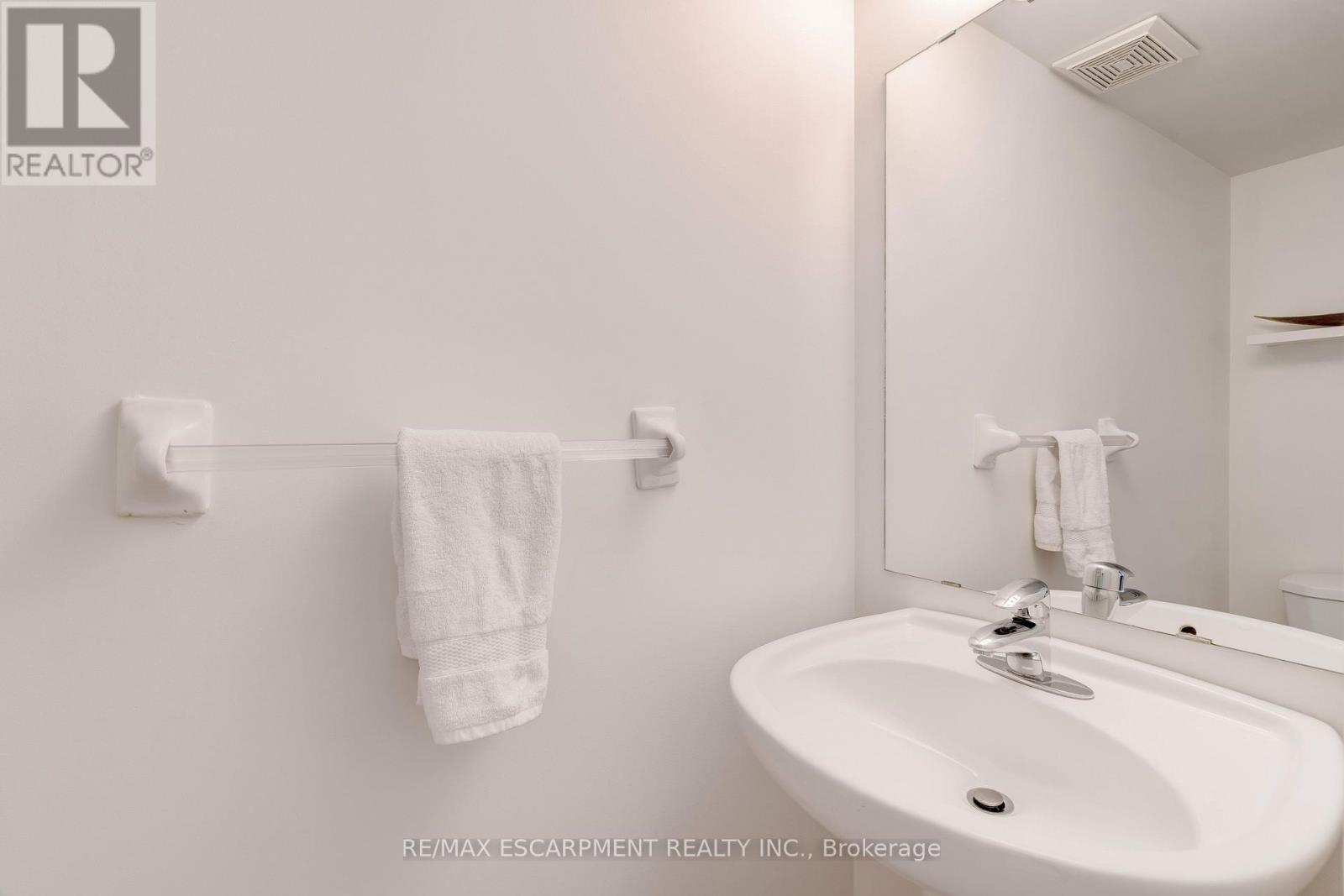 628 Garibaldi Common, Burlington, Ontario  L7L 0E2 - Photo 21 - W12997002