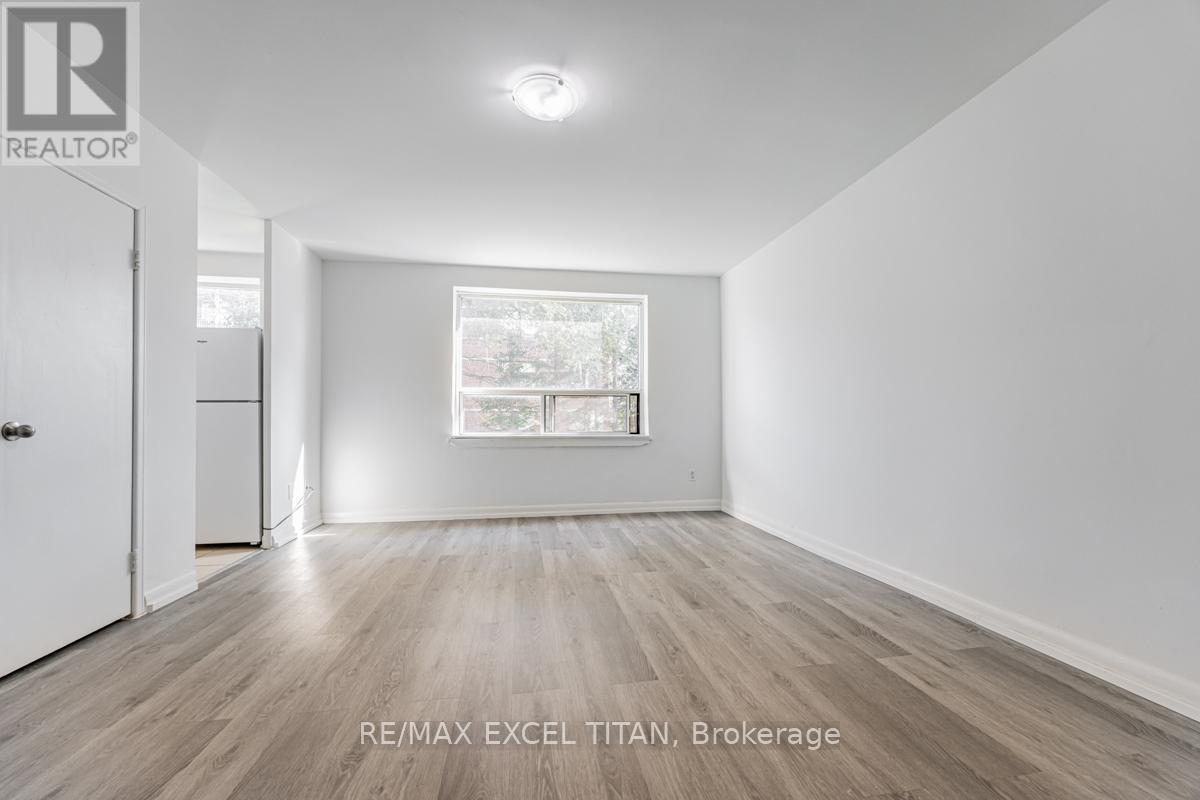 106 - 4 HILL HEIGHTS ROAD, Toronto, Ontario