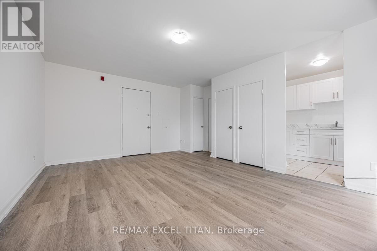 106 - 4 Hill Heights Road, Toronto, Ontario  M8Y 1Z1 - Photo 8 - W12997004