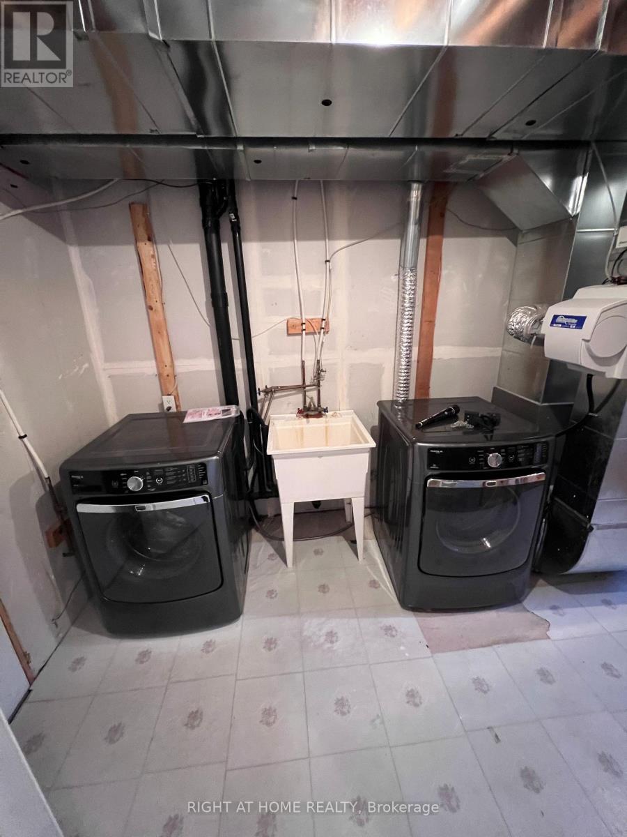 2385 Coho Way, Oakville, Ontario  L6M 0G6 - Photo 14 - W12997028