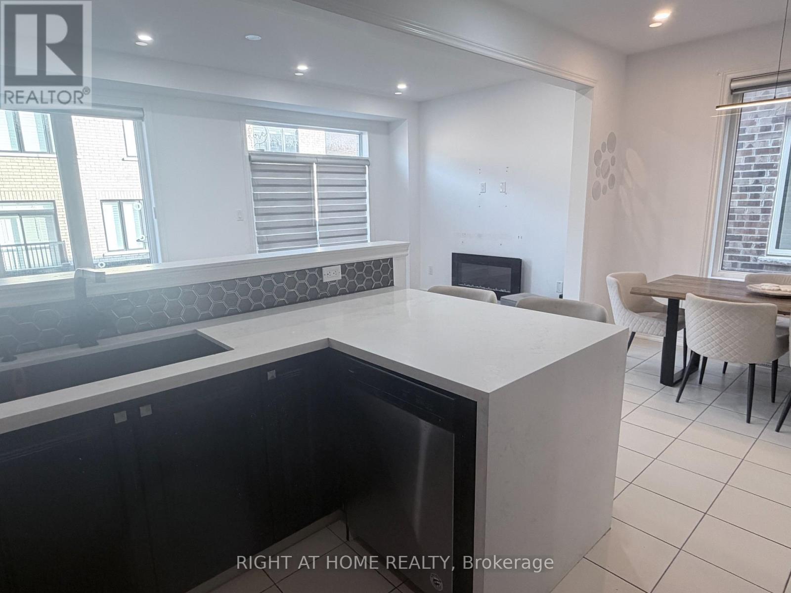 (Upper) - 46 Boathouse Road, Brampton, Ontario  L7A 5B7 - Photo 11 - W12997030