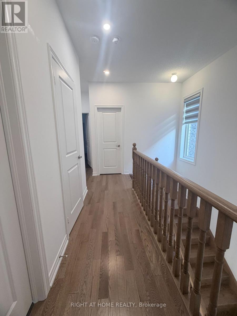 (Upper) - 46 Boathouse Road, Brampton, Ontario  L7A 5B7 - Photo 21 - W12997030