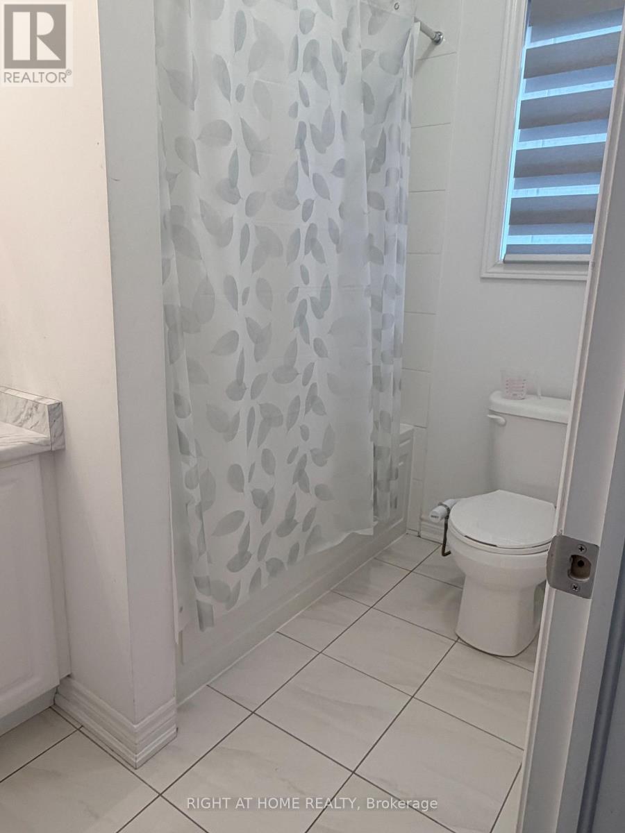 (Upper) - 46 Boathouse Road, Brampton, Ontario  L7A 5B7 - Photo 32 - W12997030