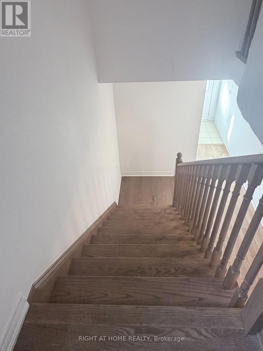 (Upper) - 46 Boathouse Road, Brampton, Ontario  L7A 5B7 - Photo 34 - W12997030