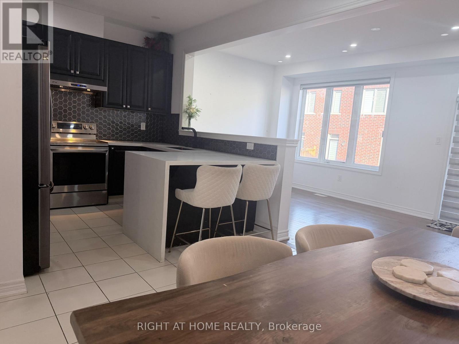 (Upper) - 46 Boathouse Road, Brampton, Ontario  L7A 5B7 - Photo 9 - W12997030