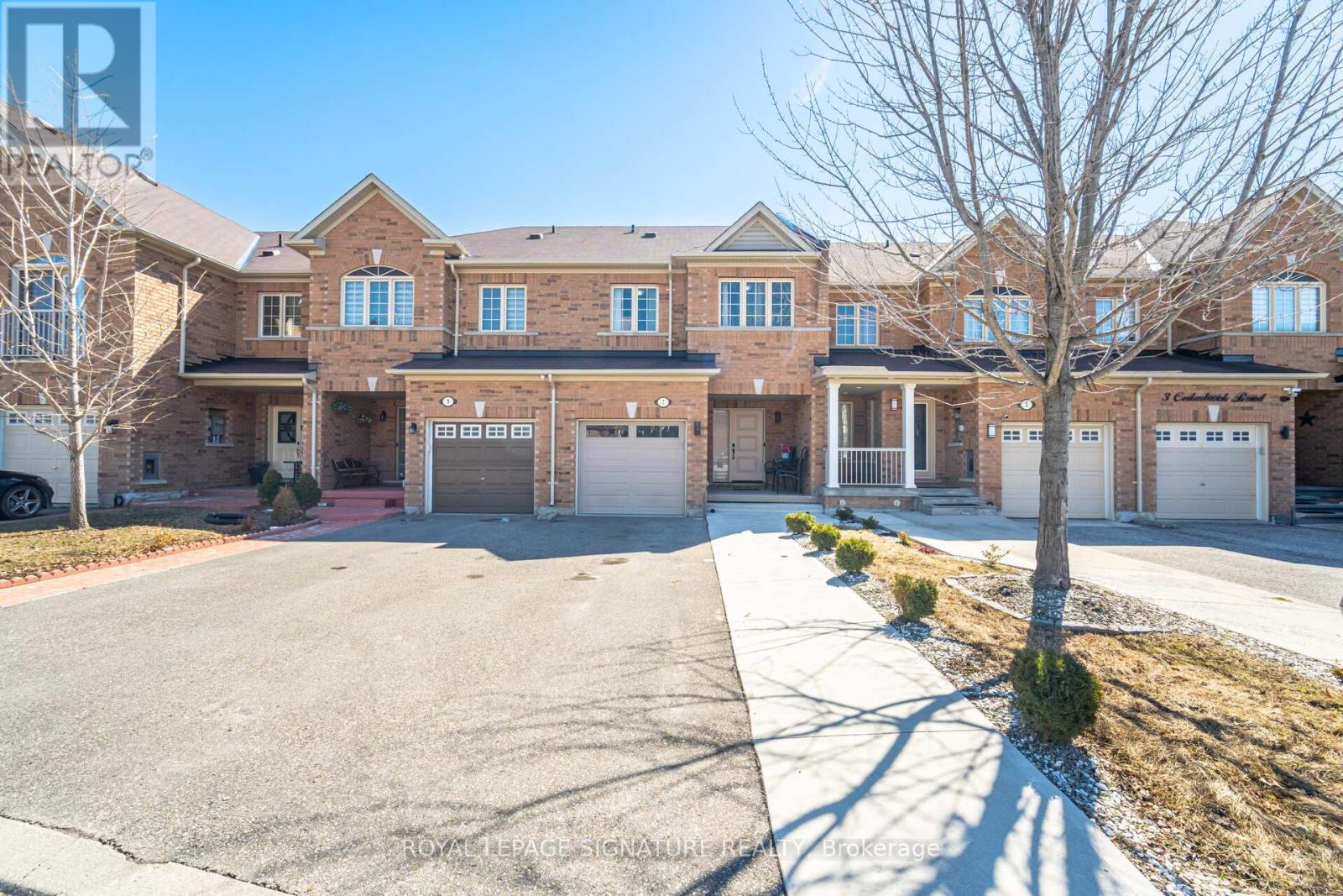 7 Cedarbrook Road, Brampton, Ontario  L6R 0C3 - Photo 3 - W12997034