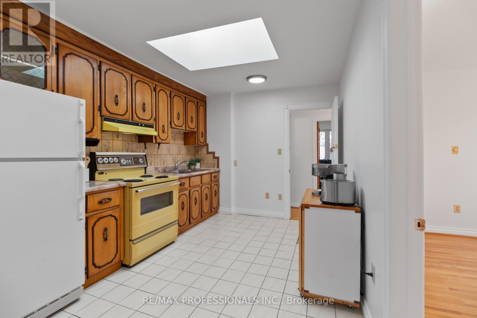 82 Fifth Street, Toronto, Ontario  M8V 2Z3 - Photo 20 - W12997082