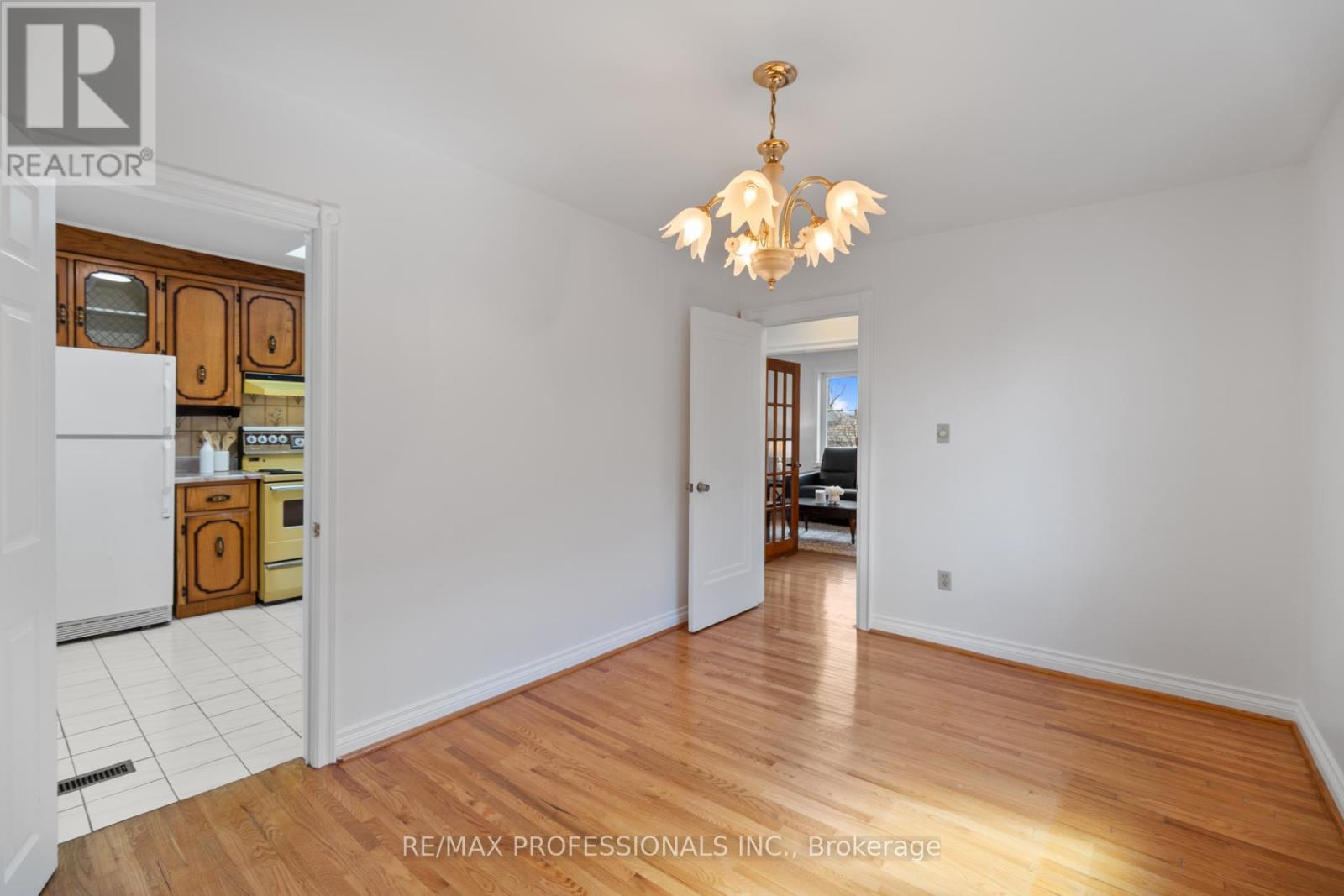 82 Fifth Street, Toronto, Ontario  M8V 2Z3 - Photo 21 - W12997082