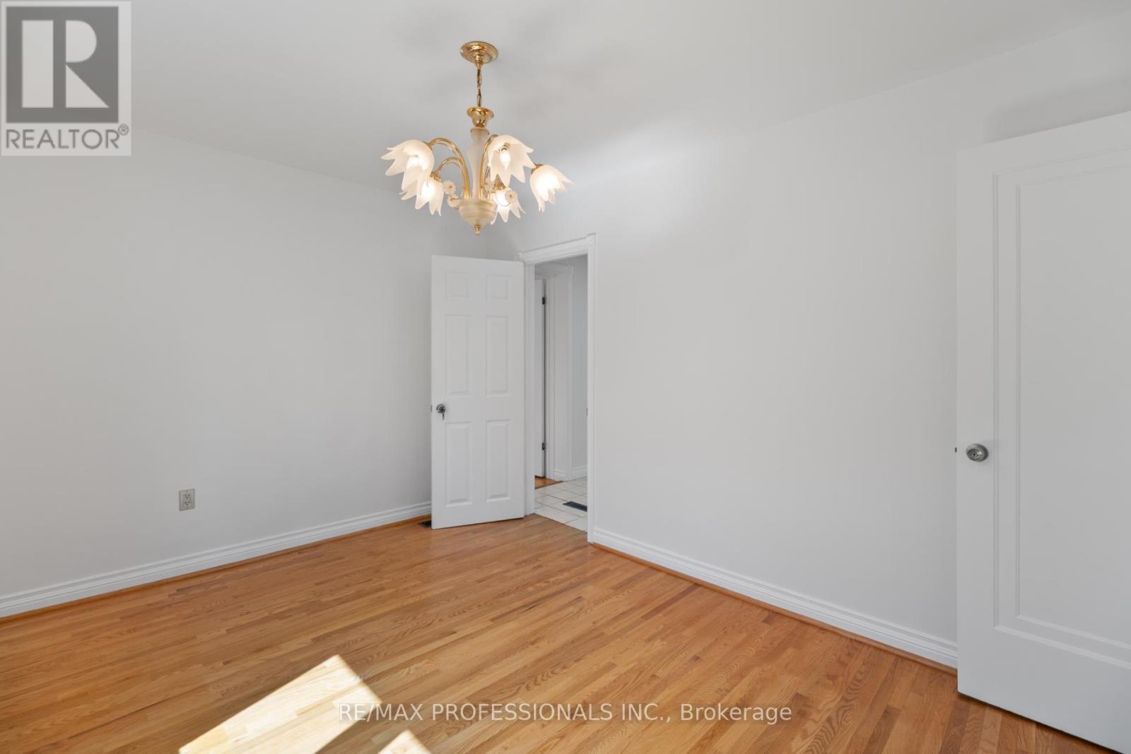 82 Fifth Street, Toronto, Ontario  M8V 2Z3 - Photo 22 - W12997082