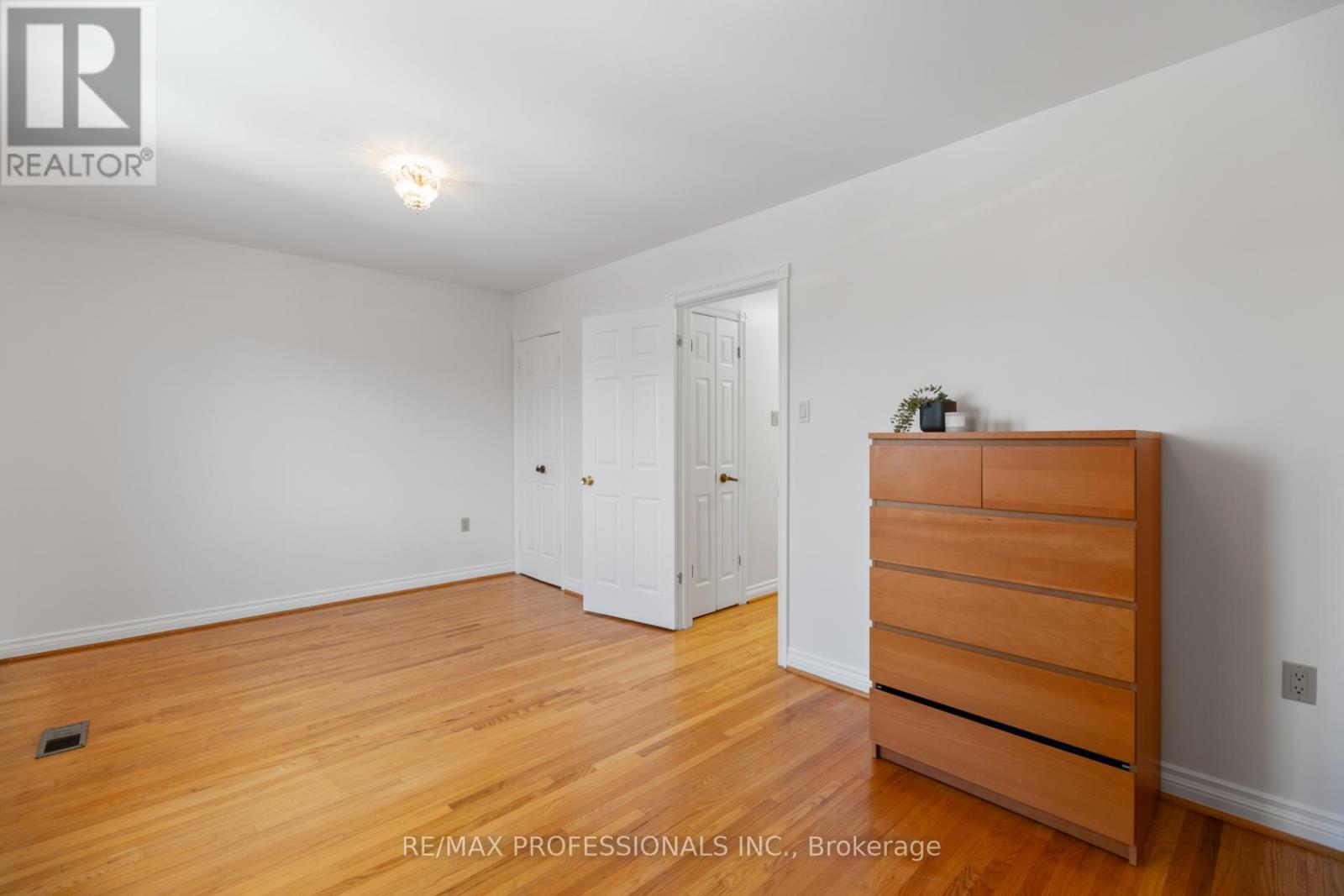 82 Fifth Street, Toronto, Ontario  M8V 2Z3 - Photo 26 - W12997082