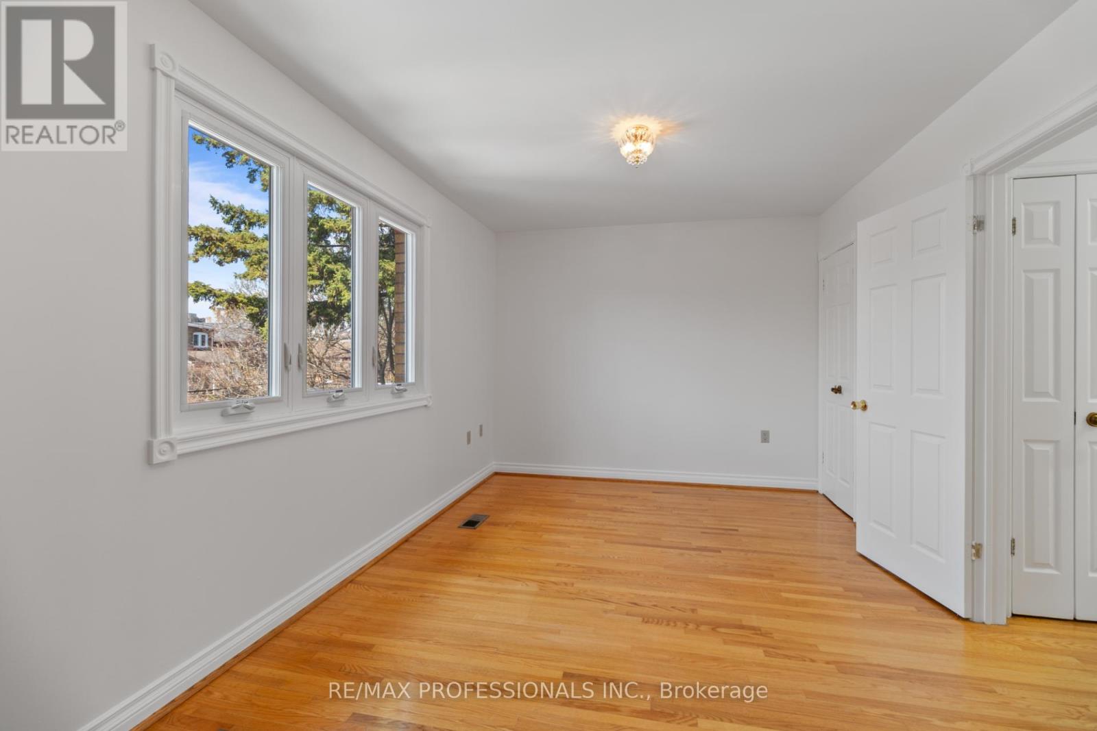 82 Fifth Street, Toronto, Ontario  M8V 2Z3 - Photo 27 - W12997082