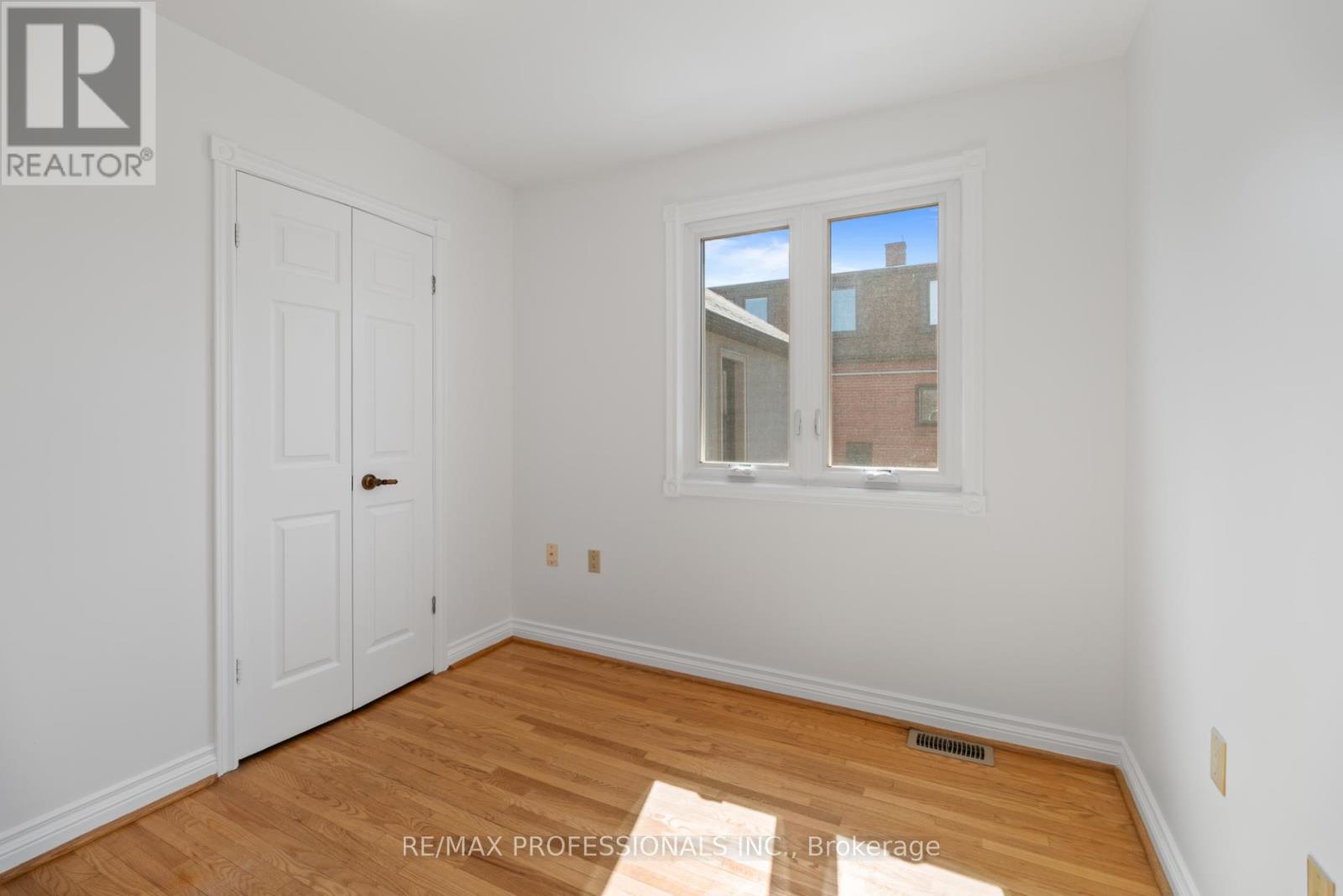 82 Fifth Street, Toronto, Ontario  M8V 2Z3 - Photo 28 - W12997082