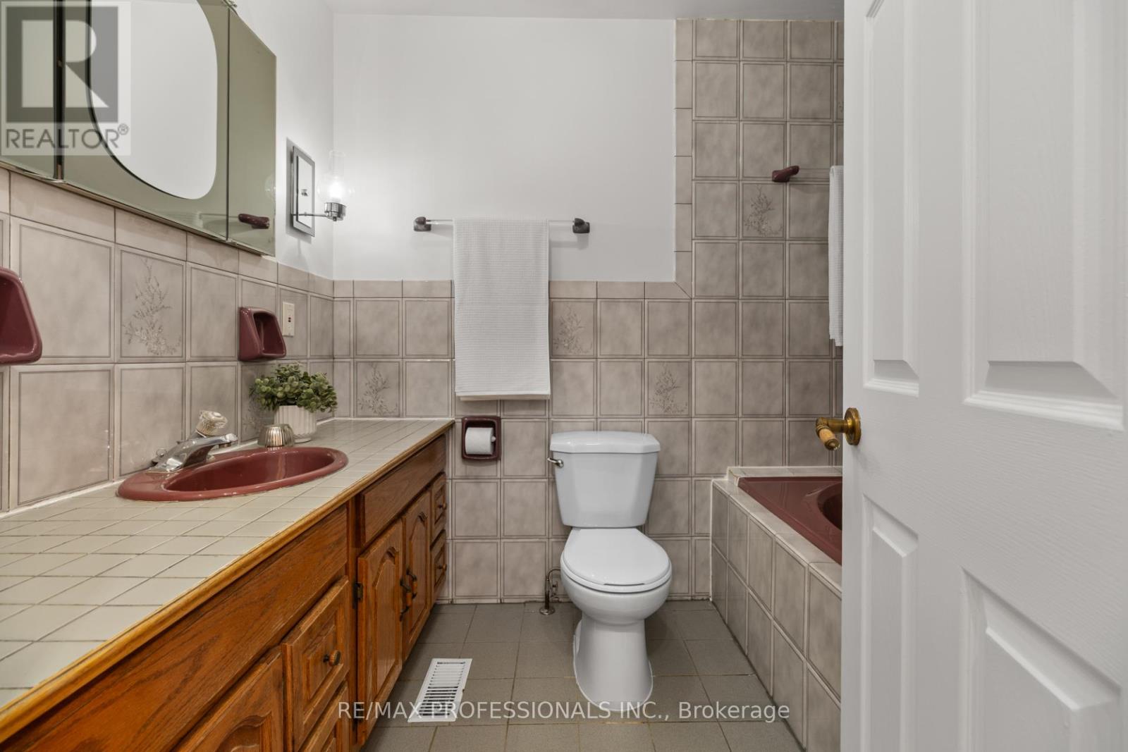 82 Fifth Street, Toronto, Ontario  M8V 2Z3 - Photo 29 - W12997082