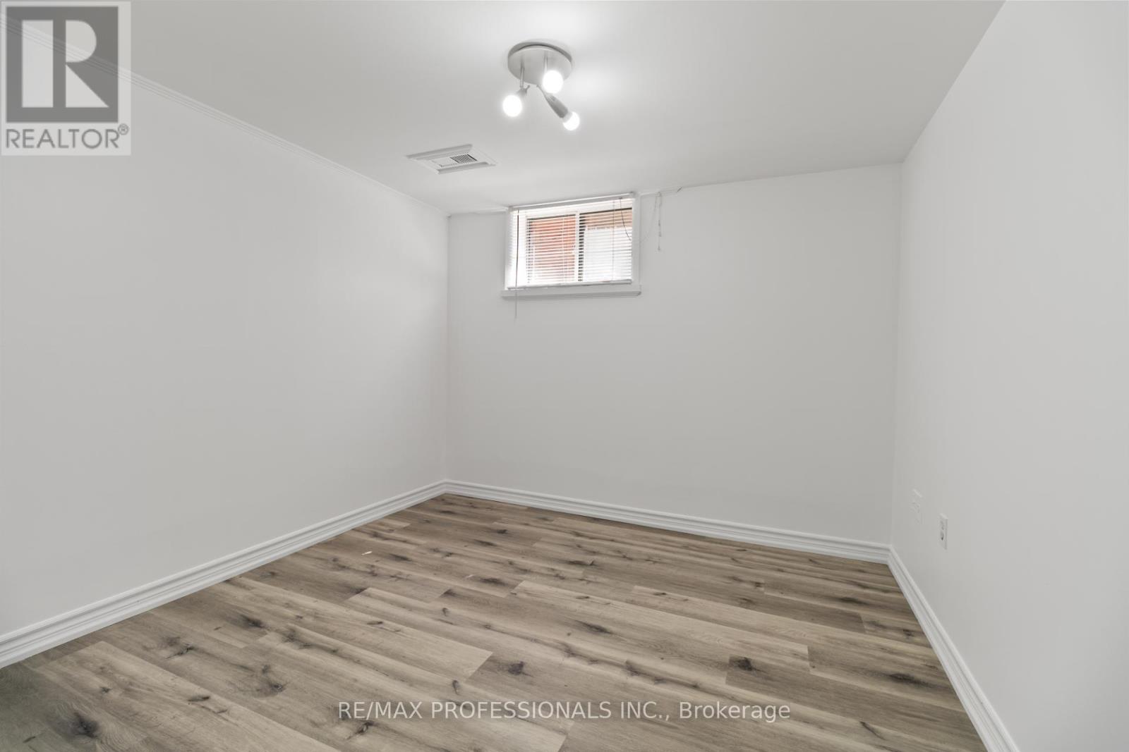 82 Fifth Street, Toronto, Ontario  M8V 2Z3 - Photo 32 - W12997082