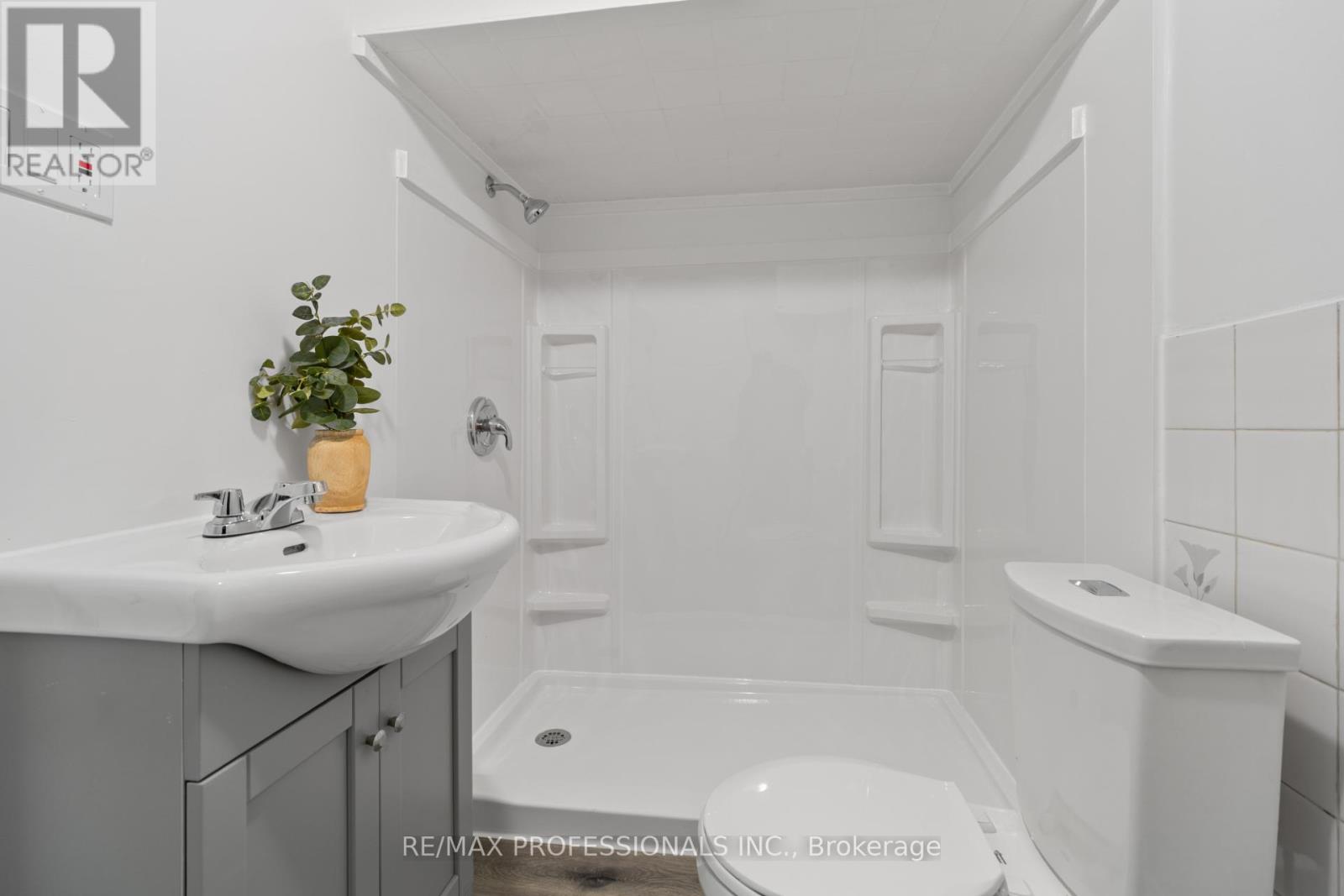 82 Fifth Street, Toronto, Ontario  M8V 2Z3 - Photo 34 - W12997082