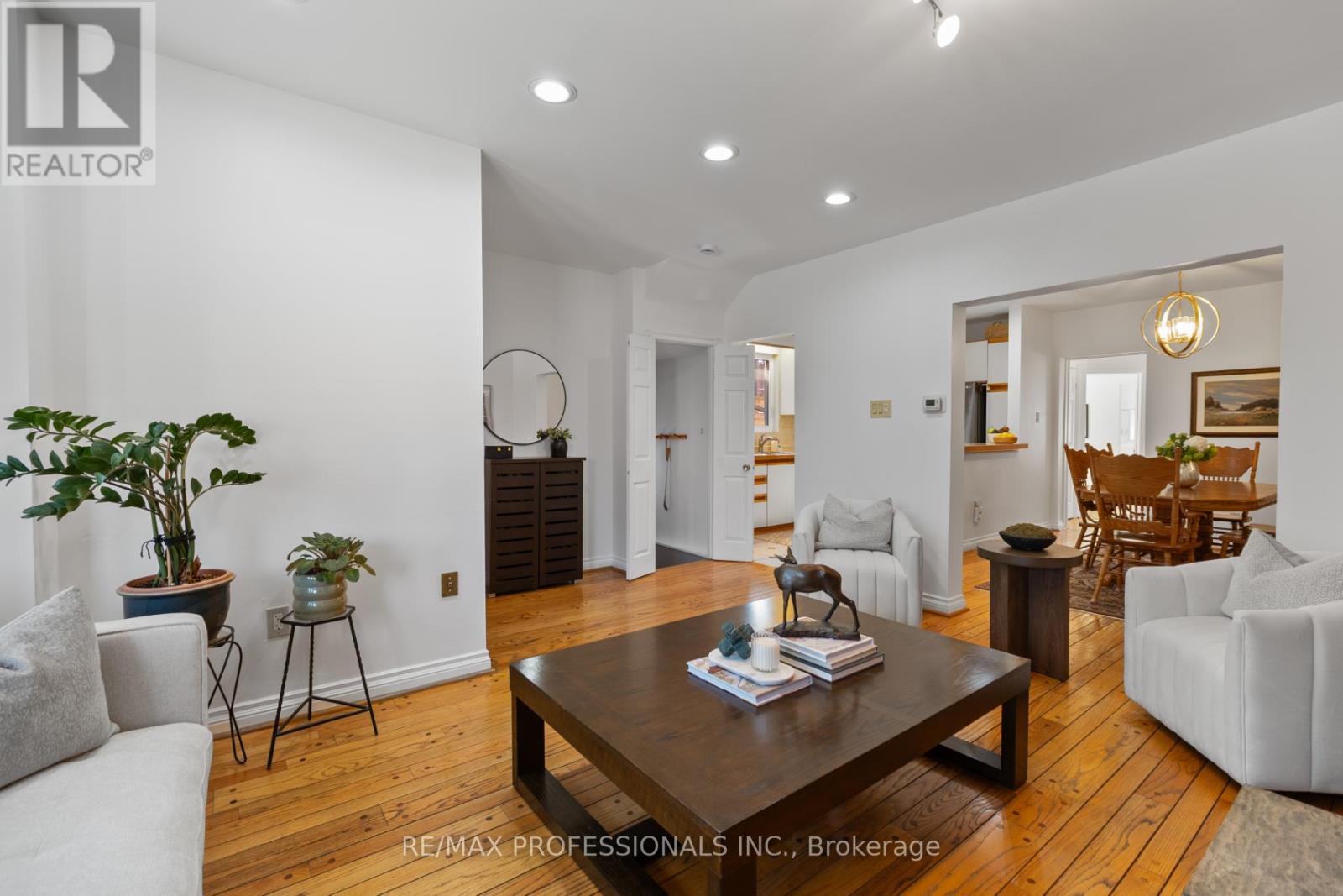 82 Fifth Street, Toronto, Ontario  M8V 2Z3 - Photo 6 - W12997082