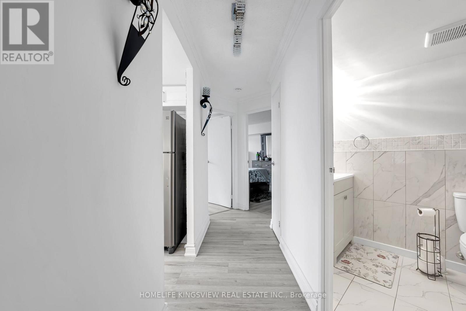 806 - 1 Rowntree Road, Toronto, Ontario  M9V 5G7 - Photo 12 - W12997088