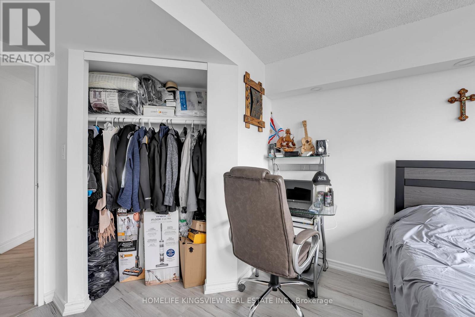 806 - 1 Rowntree Road, Toronto, Ontario  M9V 5G7 - Photo 15 - W12997088