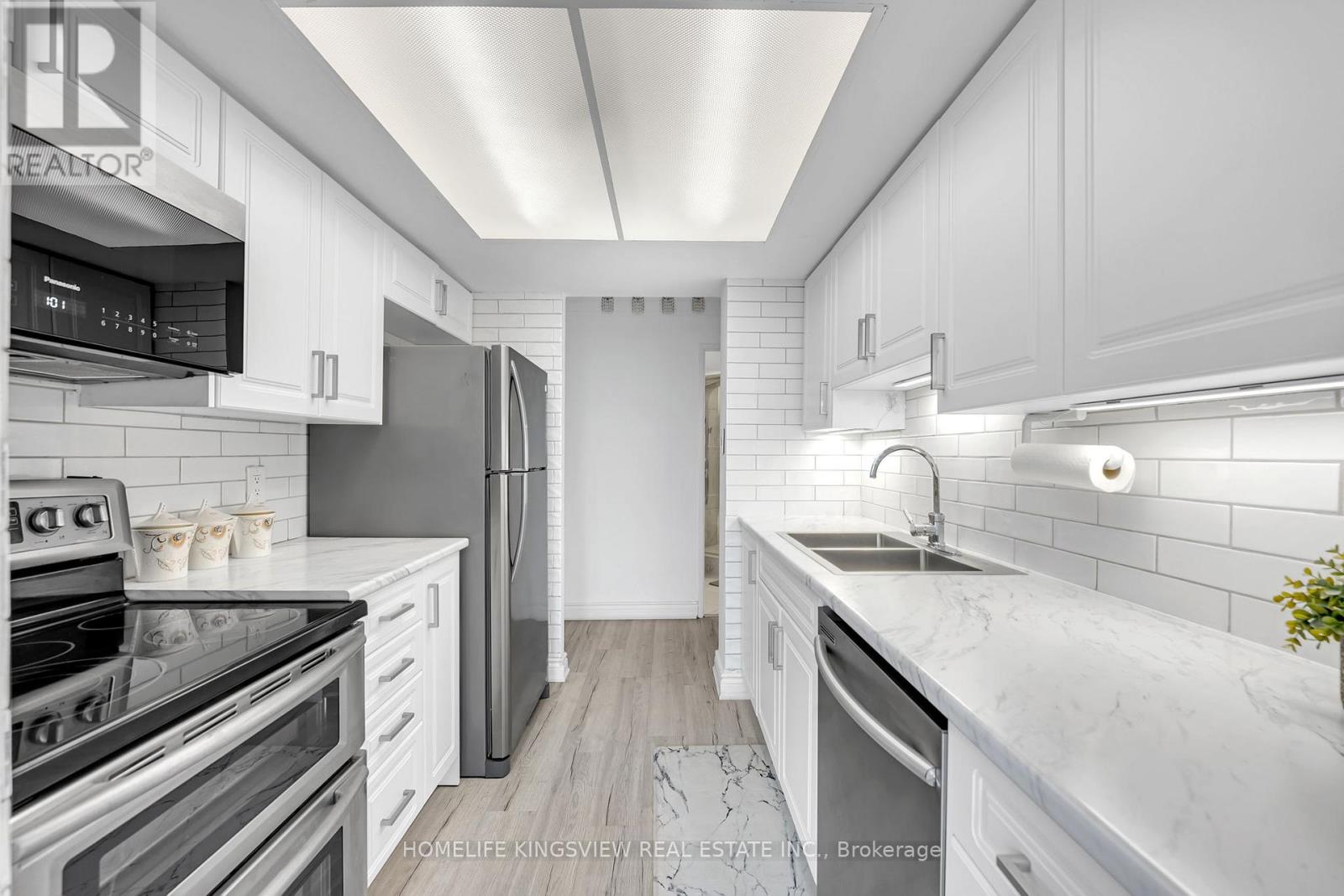 806 - 1 Rowntree Road, Toronto, Ontario  M9V 5G7 - Photo 19 - W12997088