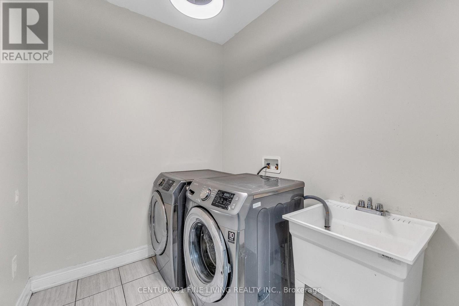 64 George Gray Drive, Brampton, Ontario  L6R 4B4 - Photo 9 - W12997108