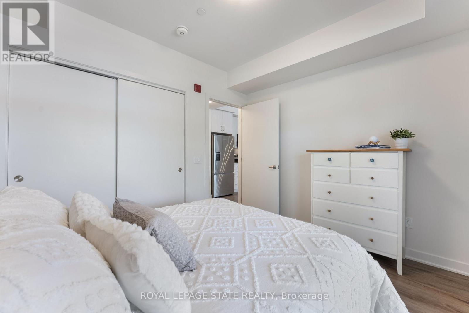 202 - 340 Plains Road E, Burlington, Ontario  L7T 0C2 - Photo 15 - W12997110