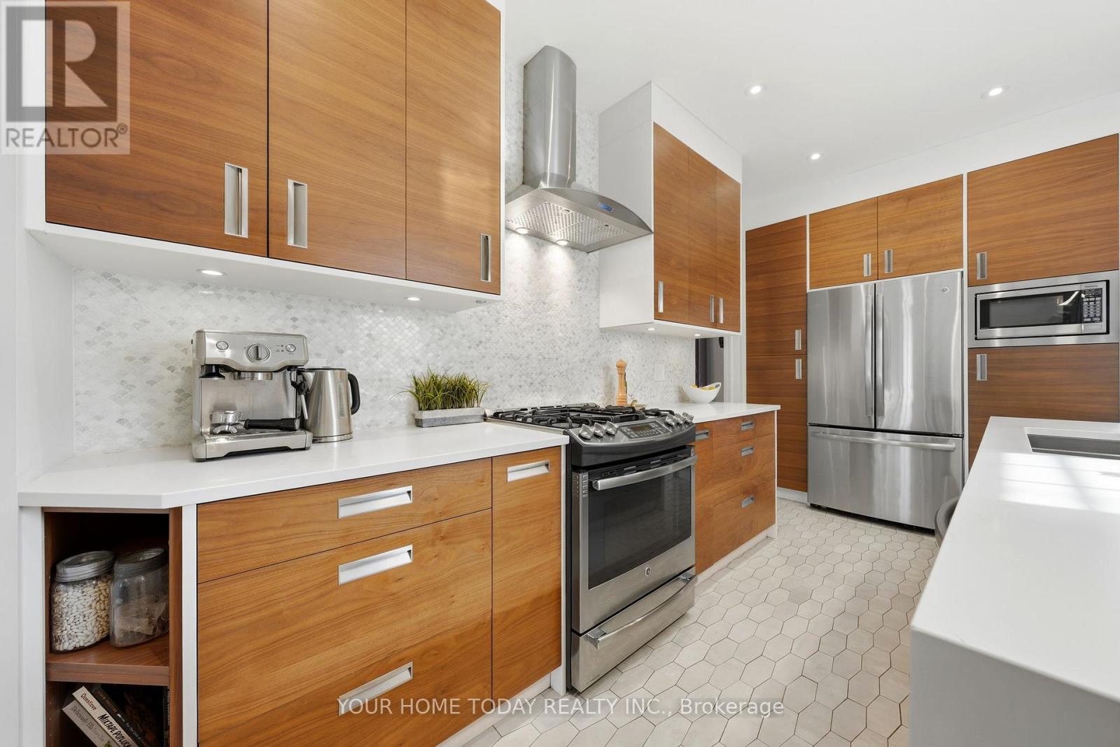 17 Park Avenue, Halton Hills, Ontario  L7J 1Y3 - Photo 11 - W12997112