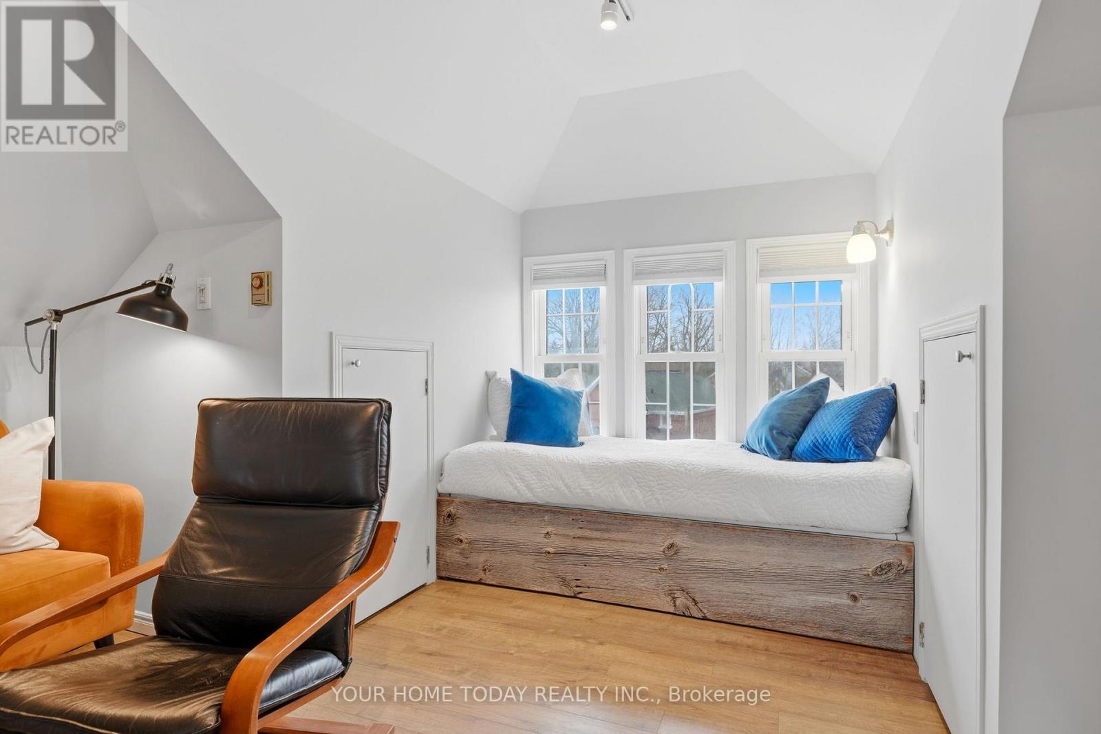 17 Park Avenue, Halton Hills, Ontario  L7J 1Y3 - Photo 20 - W12997112