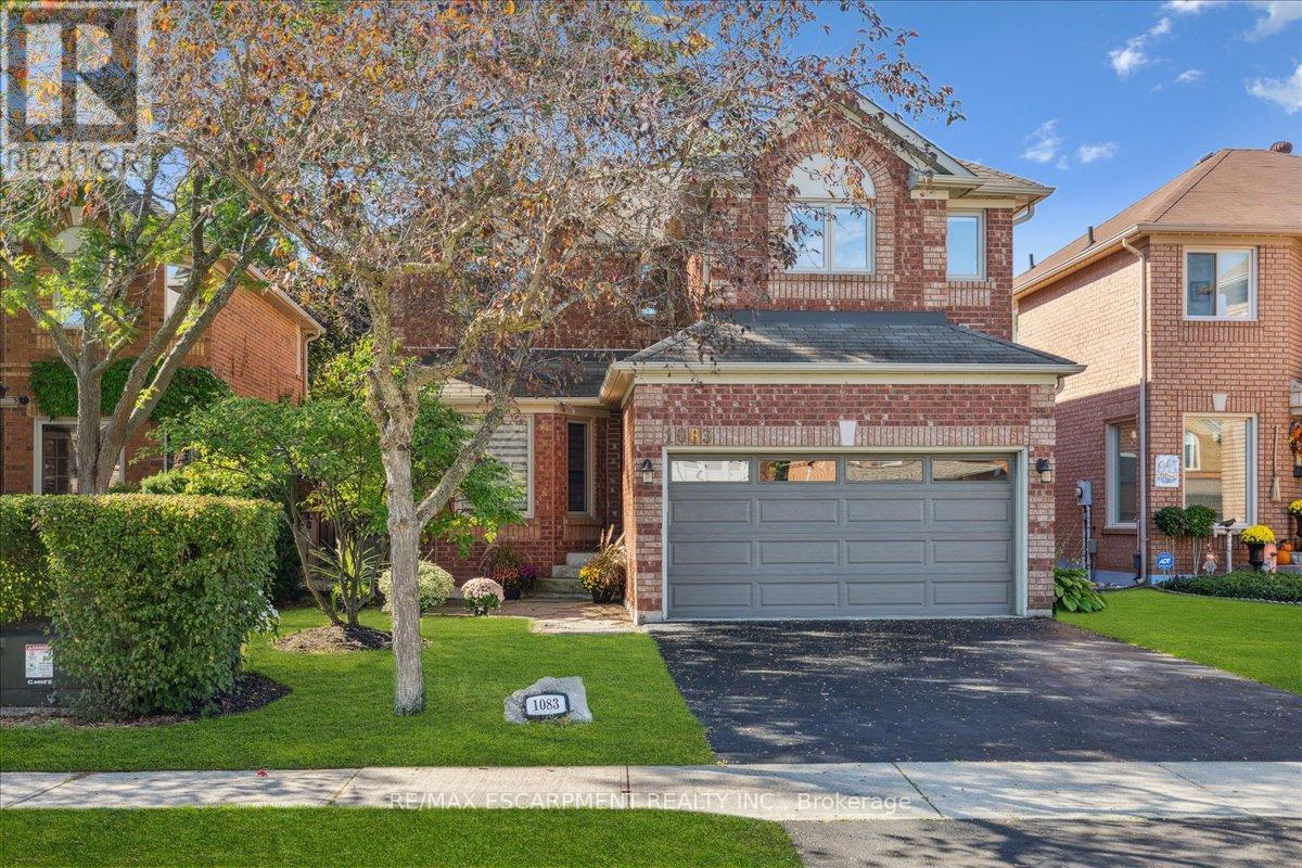 1083 Old Oak Drive, Oakville, Ontario  L6M 3K4 - Photo 2 - W12997130