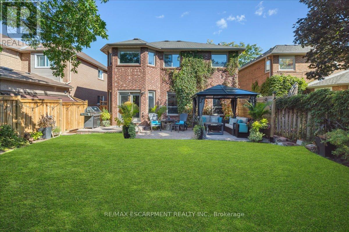 1083 Old Oak Drive, Oakville, Ontario  L6M 3K4 - Photo 43 - W12997130