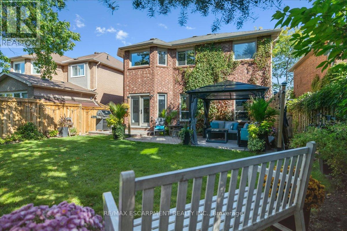 1083 Old Oak Drive, Oakville, Ontario  L6M 3K4 - Photo 45 - W12997130