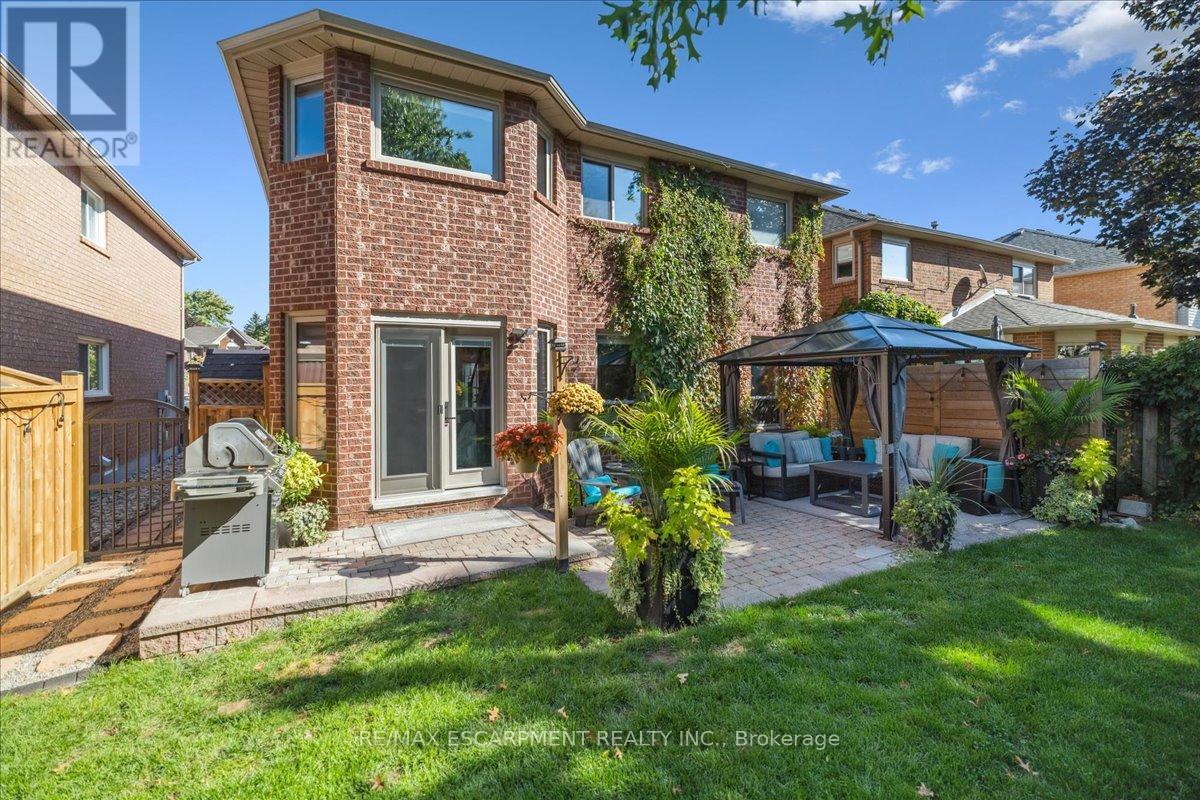 1083 Old Oak Drive, Oakville, Ontario  L6M 3K4 - Photo 47 - W12997130