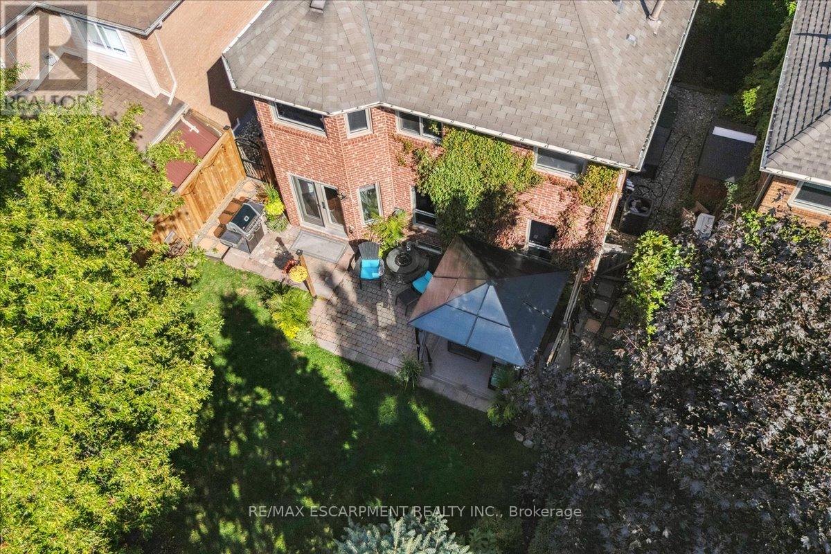 1083 Old Oak Drive, Oakville, Ontario  L6M 3K4 - Photo 48 - W12997130