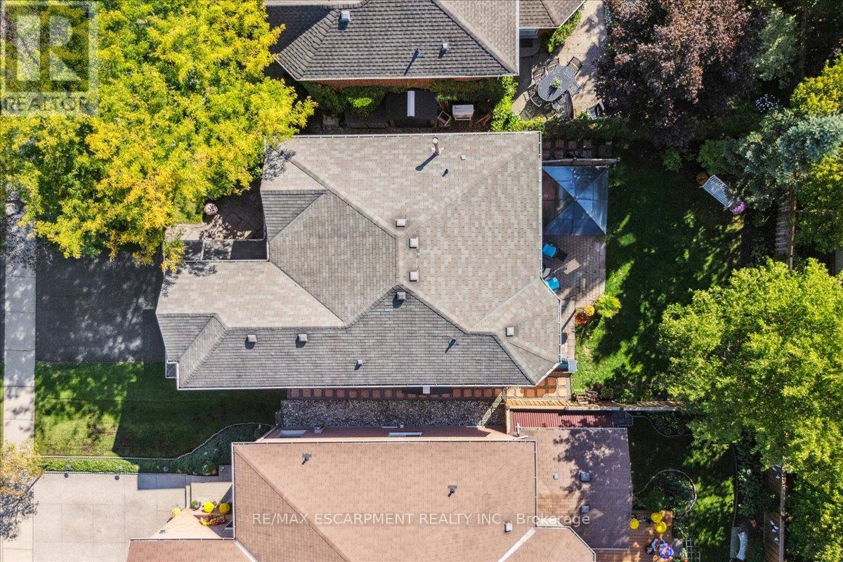 1083 Old Oak Drive, Oakville, Ontario  L6M 3K4 - Photo 49 - W12997130