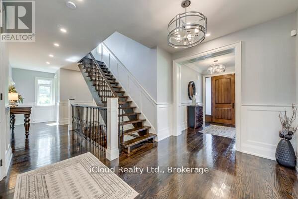 962 Fredonia Drive, Mississauga, Ontario  L5C 2W4 - Photo 13 - W12997132