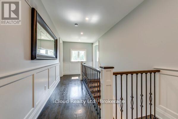 962 Fredonia Drive, Mississauga, Ontario  L5C 2W4 - Photo 14 - W12997132