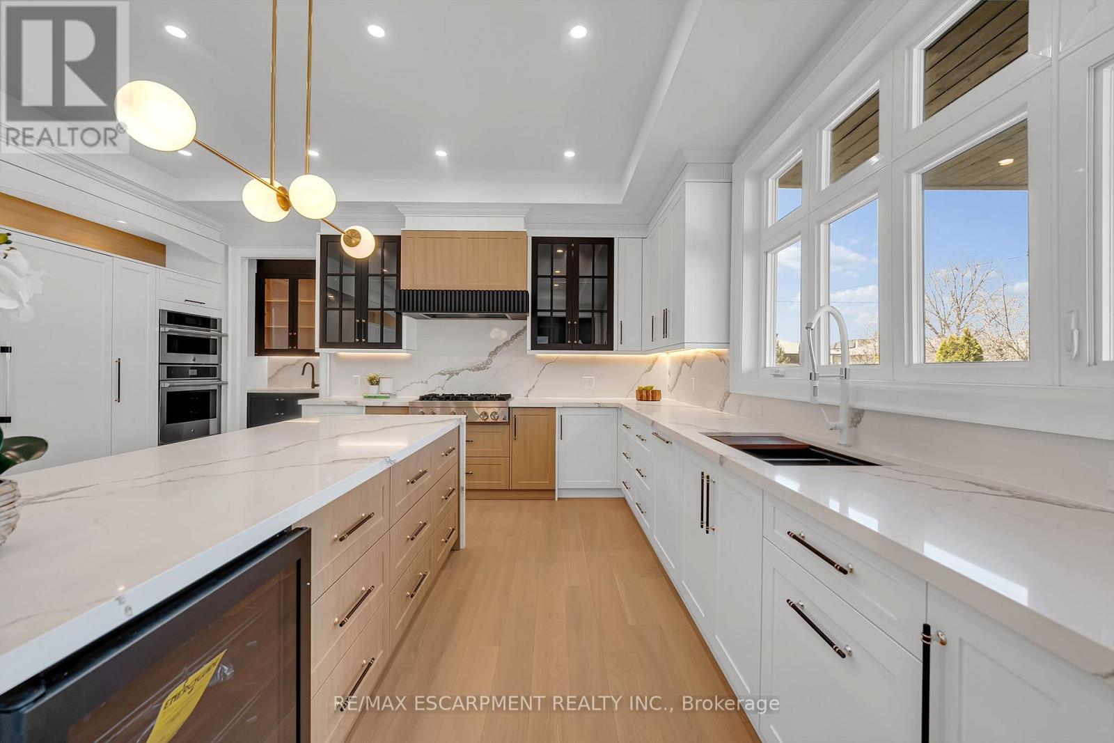 383 Wadsworth Street, Oakville, Ontario  L6K 2A2 - Photo 11 - W12997154