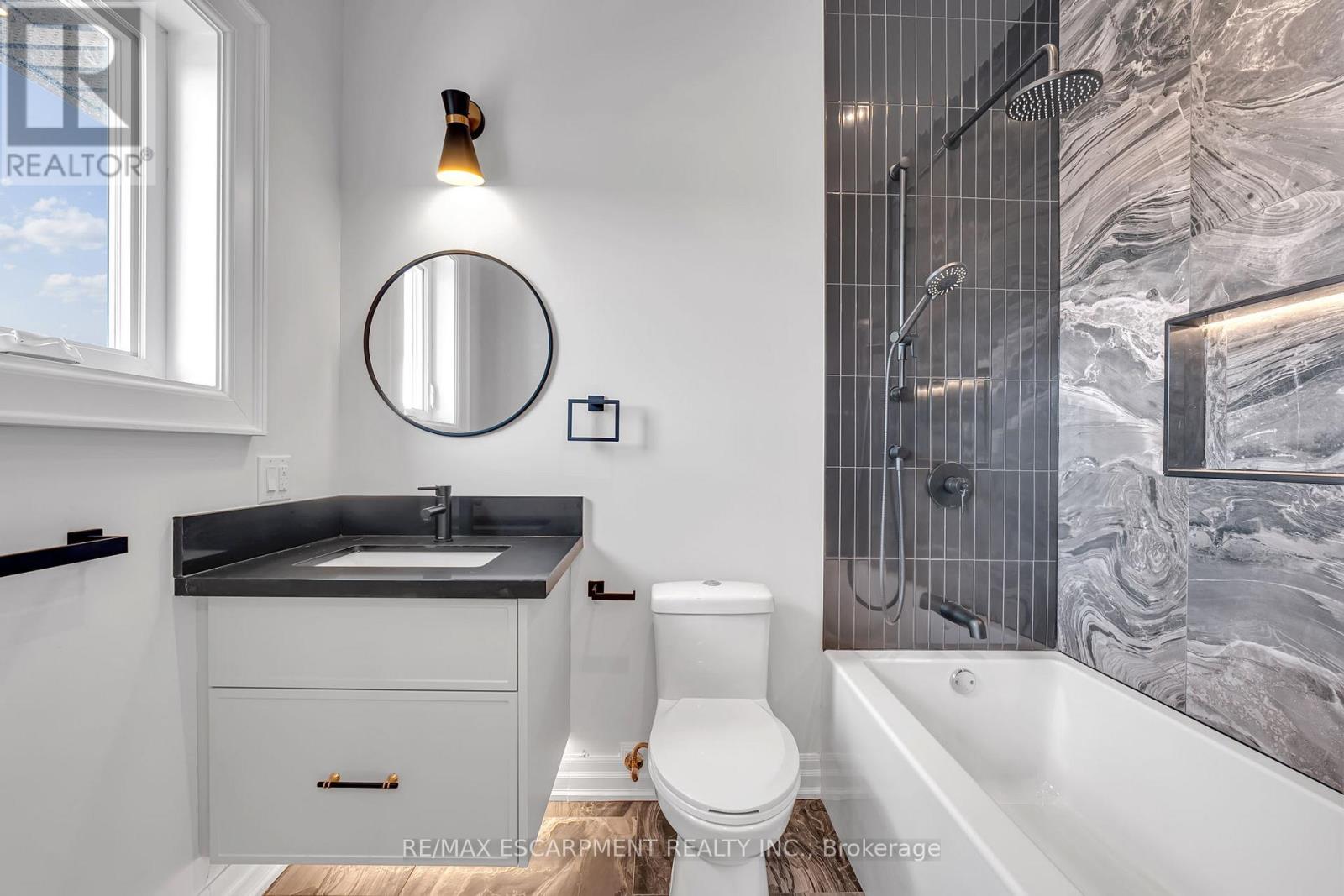 383 Wadsworth Street, Oakville, Ontario  L6K 2A2 - Photo 27 - W12997154