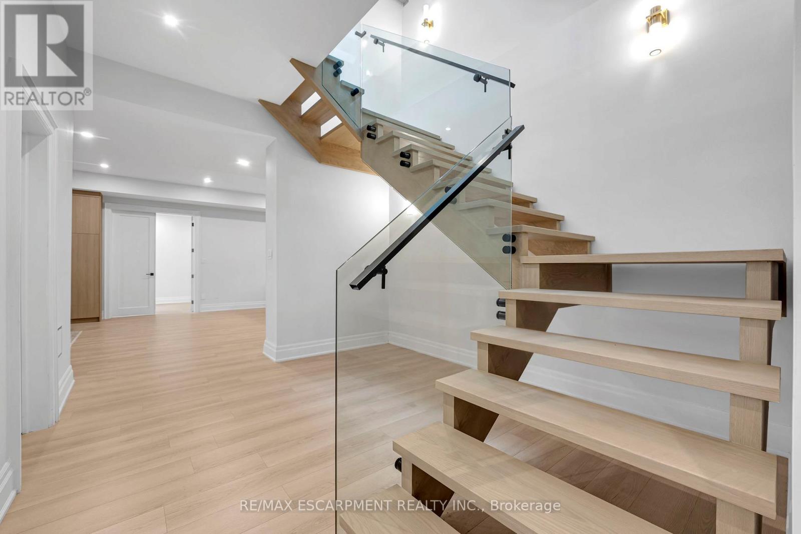 383 Wadsworth Street, Oakville, Ontario  L6K 2A2 - Photo 33 - W12997154