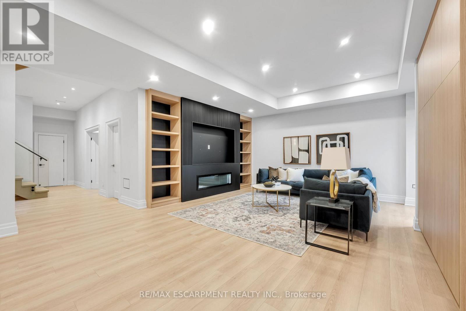 383 Wadsworth Street, Oakville, Ontario  L6K 2A2 - Photo 35 - W12997154