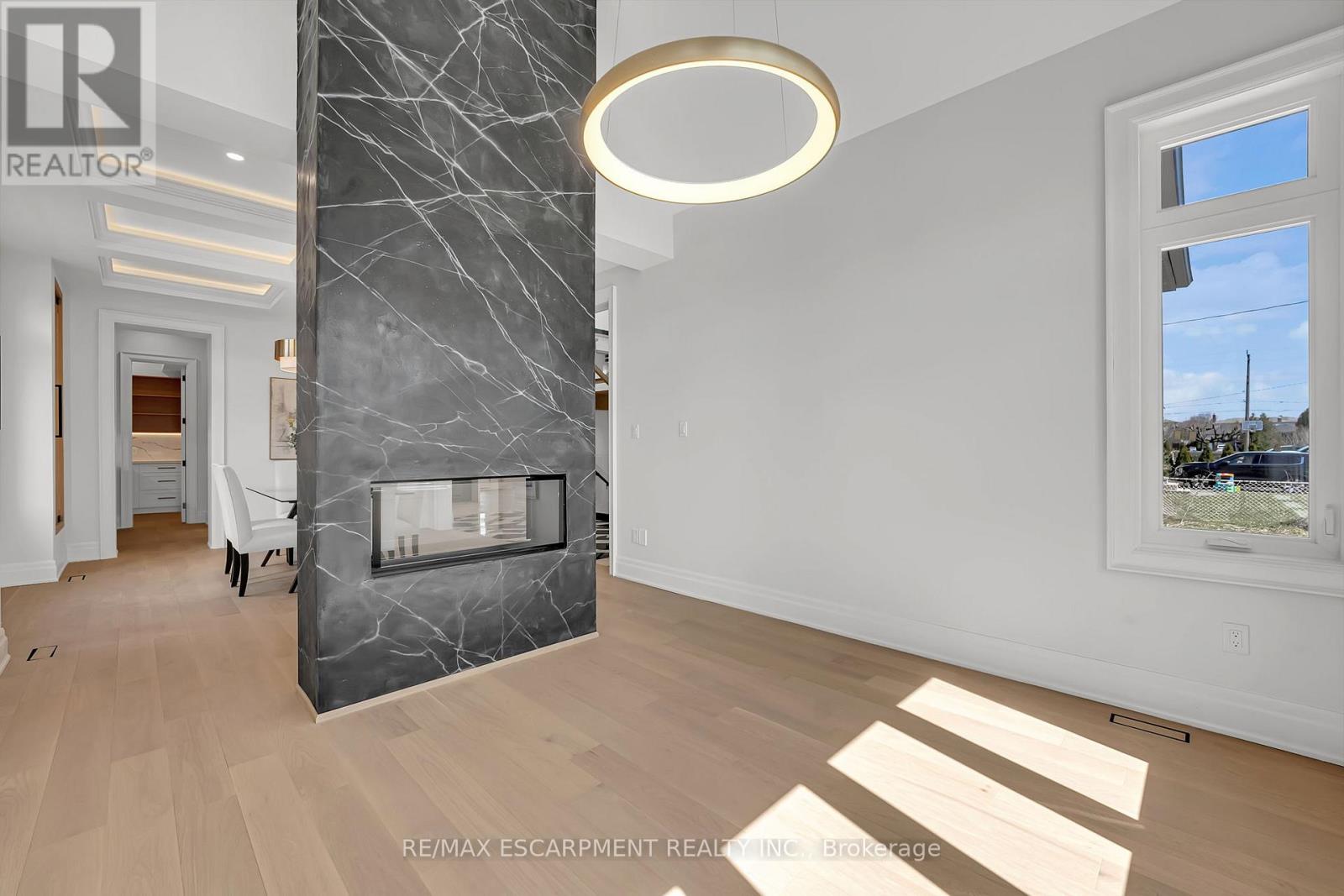 383 Wadsworth Street, Oakville, Ontario  L6K 2A2 - Photo 6 - W12997154