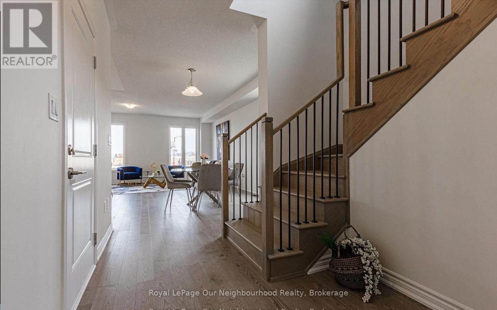 342 Thimbleweed Court, Milton, Ontario  L9E 1T2 - Photo 4 - W12997214