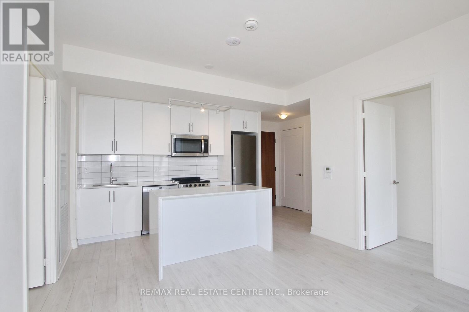 403 - 509 Dundas Street W, Oakville, Ontario  L5M 5P4 - Photo 10 - W12997218