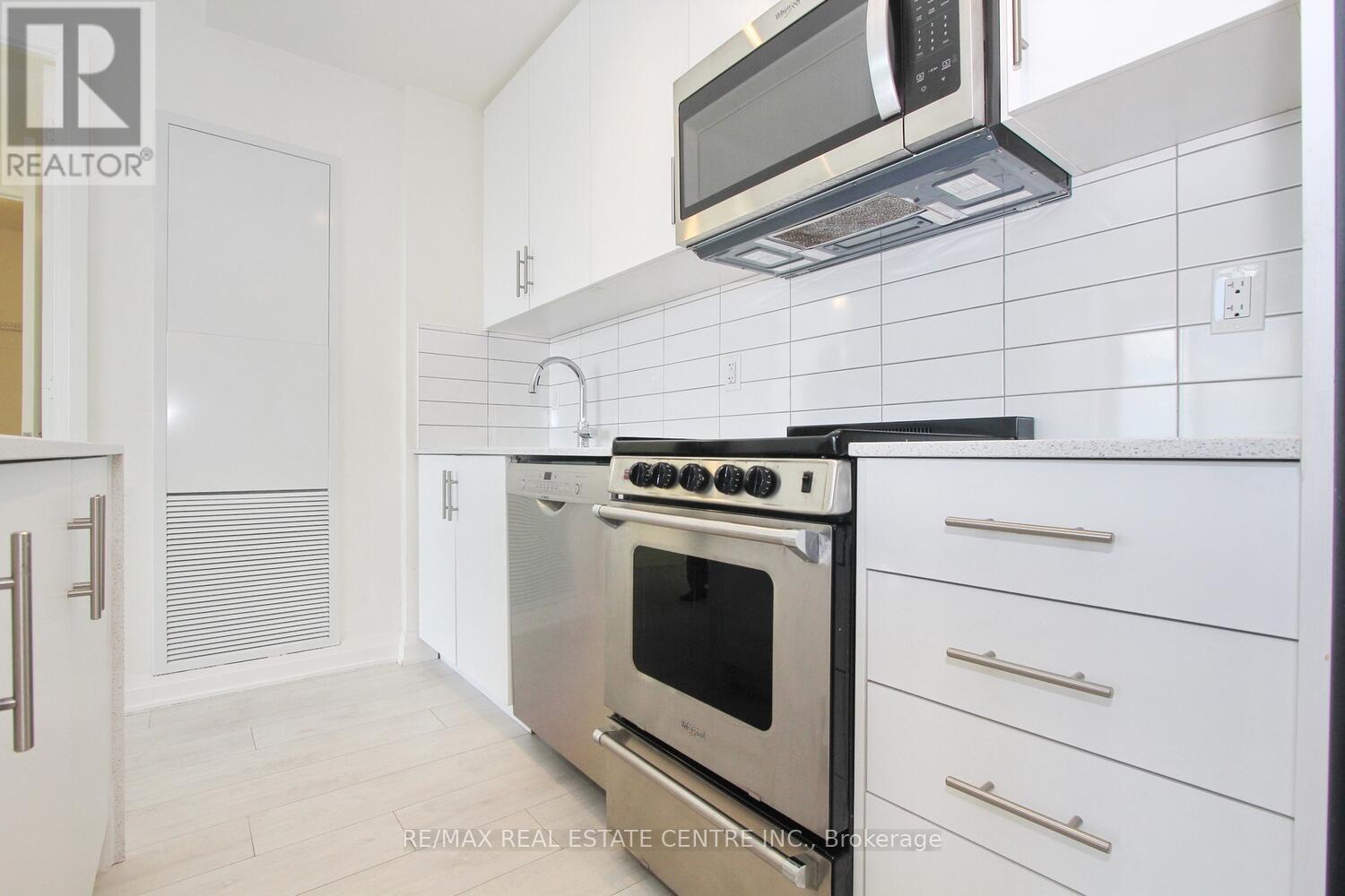 403 - 509 Dundas Street W, Oakville, Ontario  L5M 5P4 - Photo 11 - W12997218