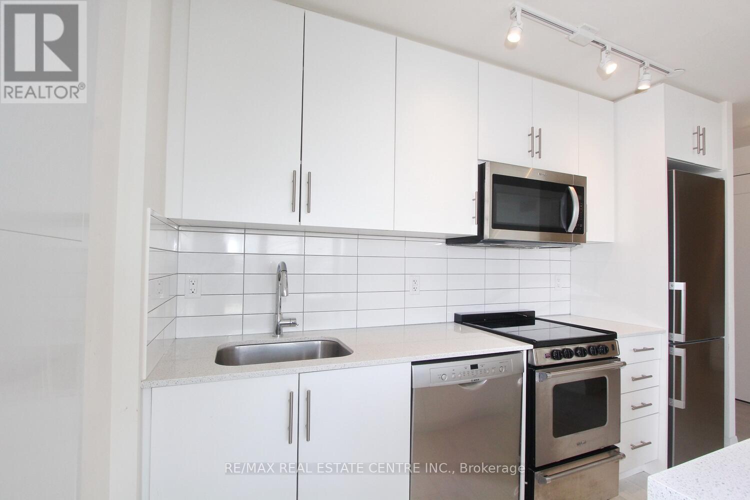 403 - 509 Dundas Street W, Oakville, Ontario  L5M 5P4 - Photo 12 - W12997218