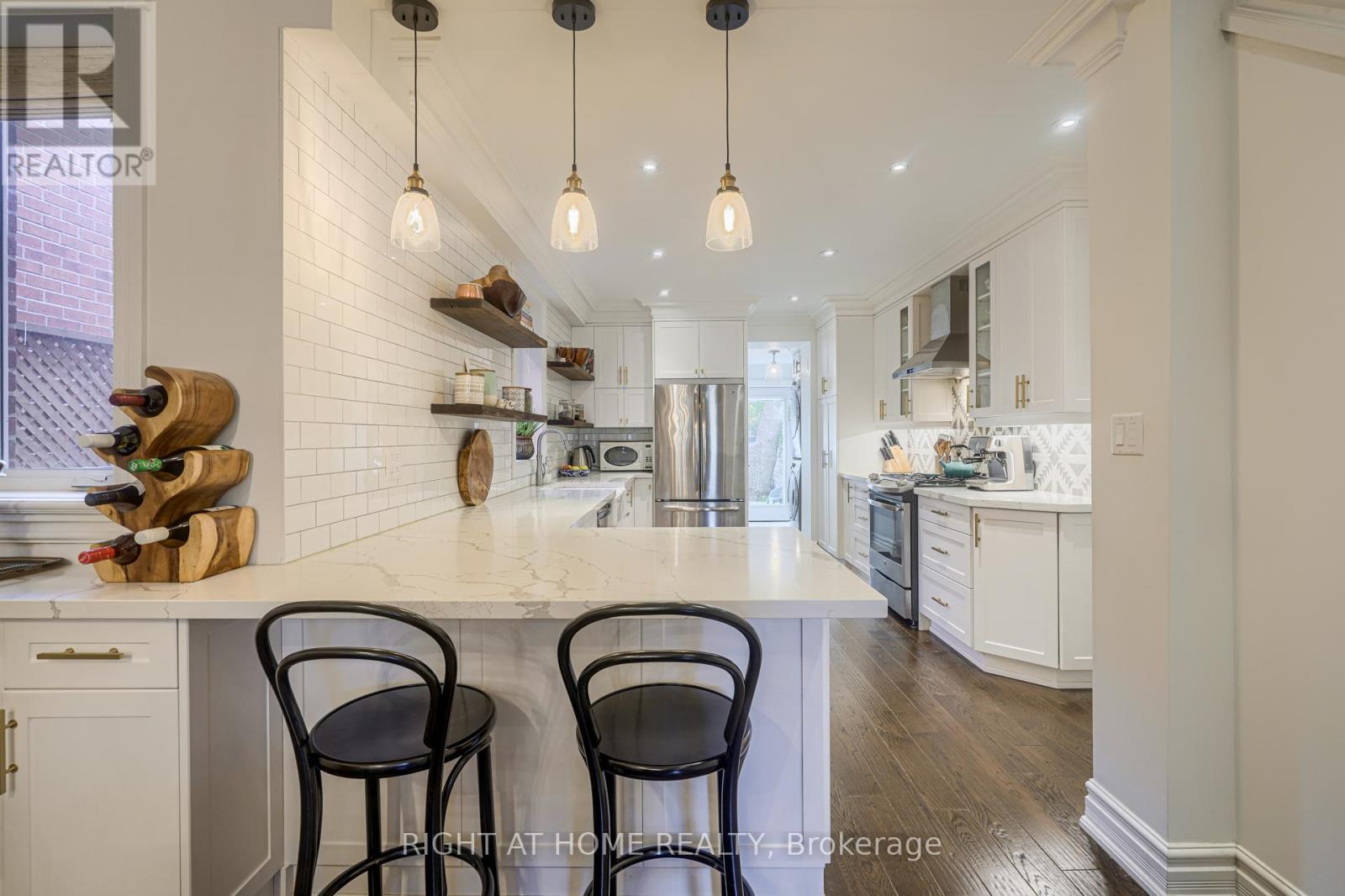 7 Gwynne Avenue, Toronto, Ontario  M6K 2C2 - Photo 12 - W12997222